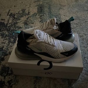 These are a 9 and I’m pretty decent shape they are Air Max 270 “dusty cactus”